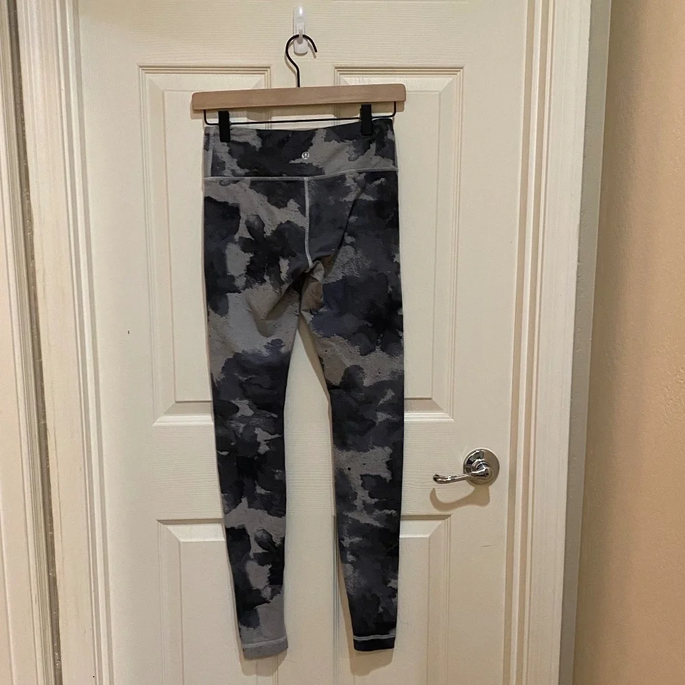 Lululemon Wunder Under‎ Leggings Grey/Black Ink Blot Size 4